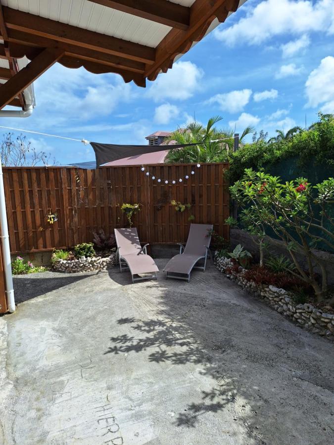 Couleurs Caraibes - Plage Et Tranquillite Apartment Sainte-Anne  Exterior photo