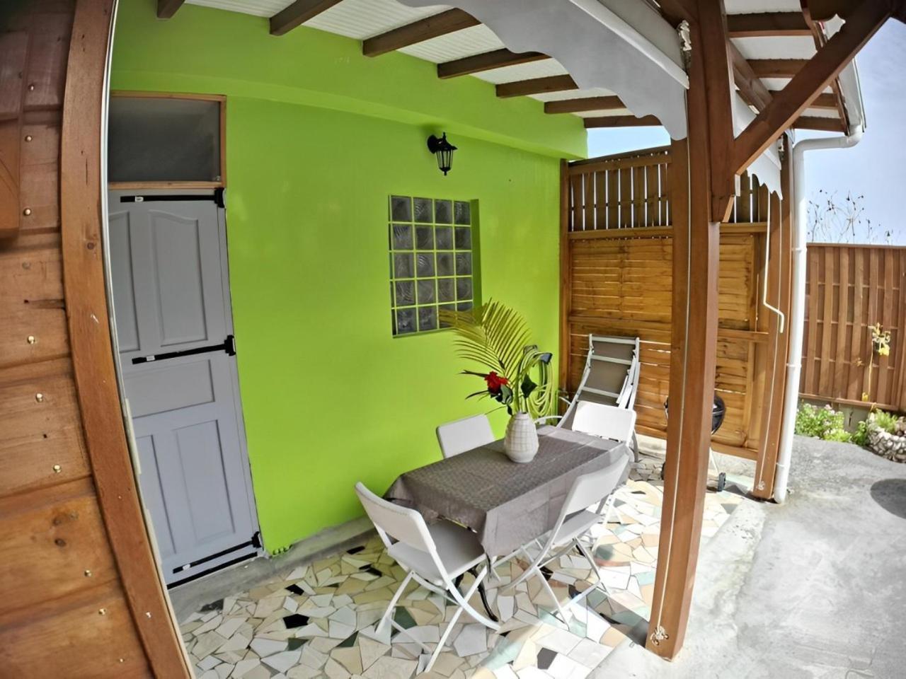 Couleurs Caraibes - Plage Et Tranquillite Apartment Sainte-Anne  Exterior photo